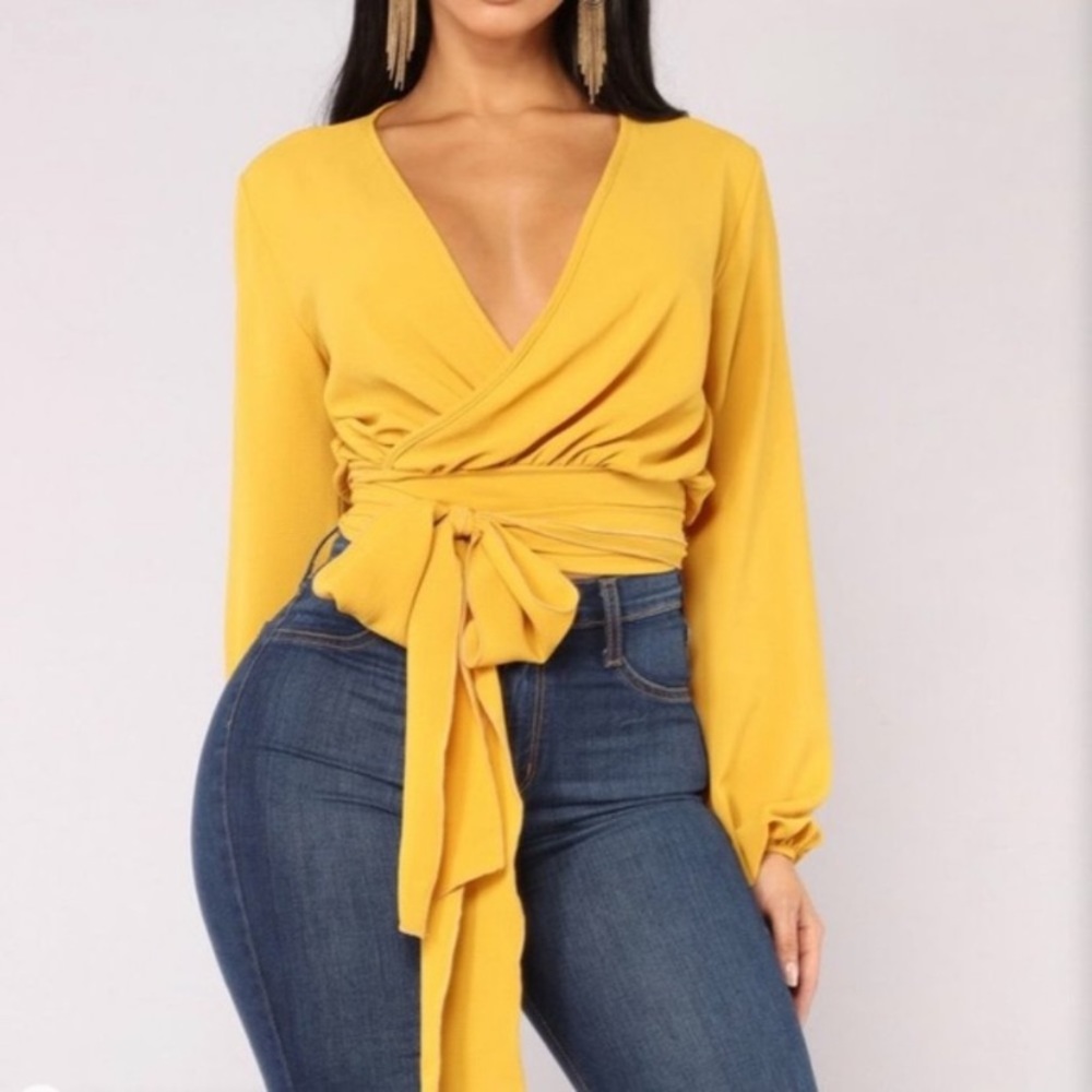 Fashion Nova “Little white lies” wrap top